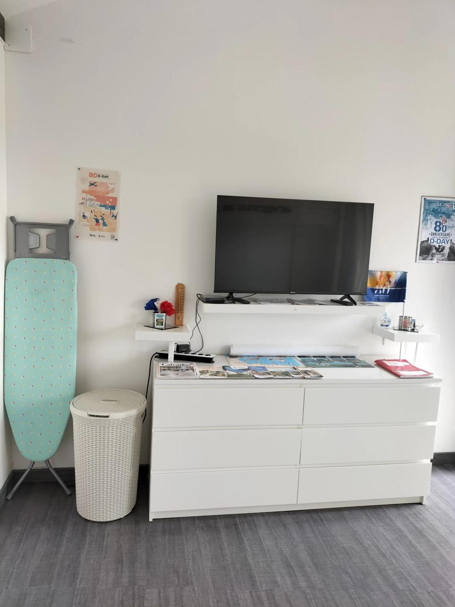 Studio Charmant A Vierville Sur Mer 30M² Avec Jardin 外观 照片
