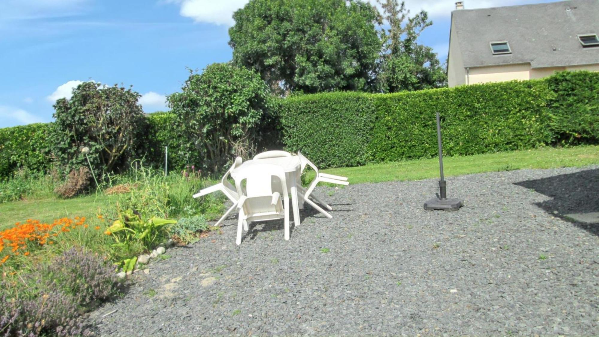 Studio Charmant A Vierville Sur Mer 30M² Avec Jardin 外观 照片